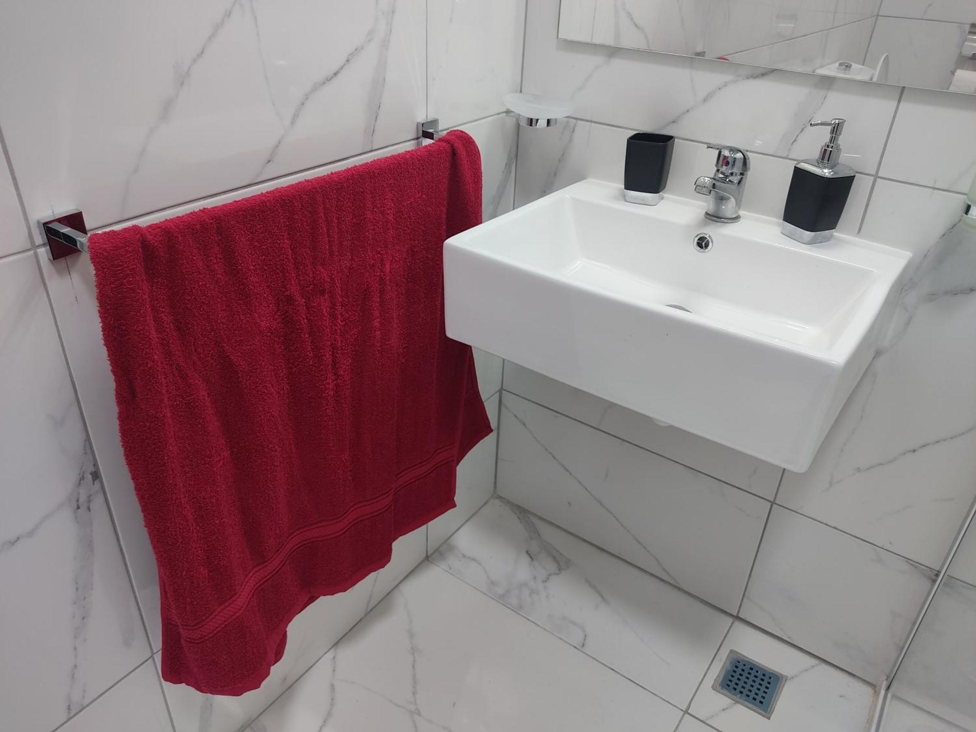 Charming Townhouse - Steps From Waterfront بيت للعطل مرسلوك