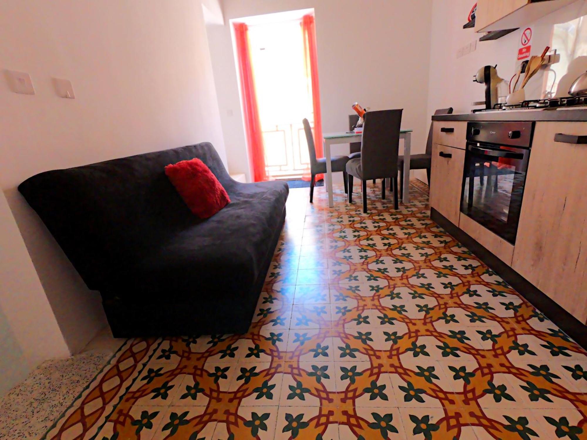 Charming Townhouse - Steps From Waterfront