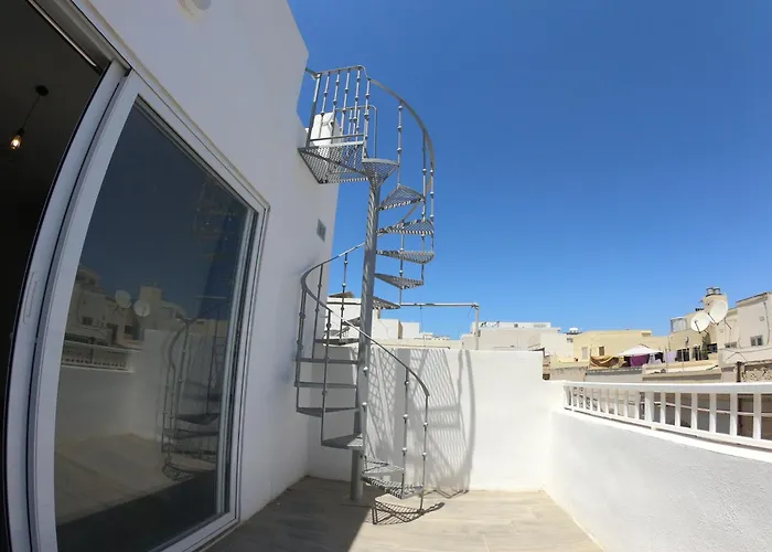 Charming Townhouse - Steps From Waterfront